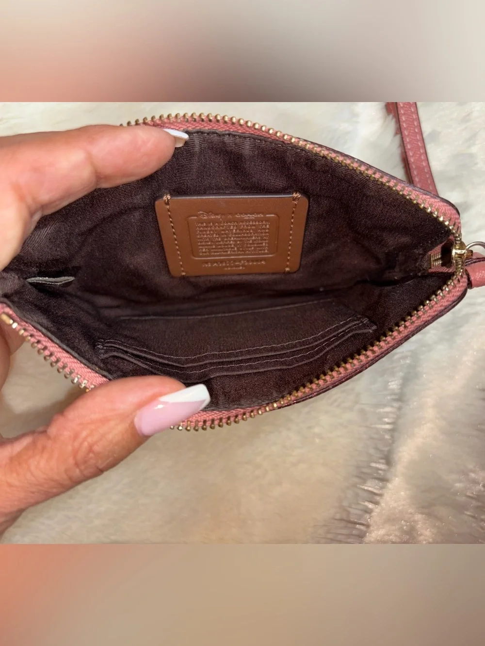 Disney x Coach Minnie Mouse Wristlet - Vintage Pink